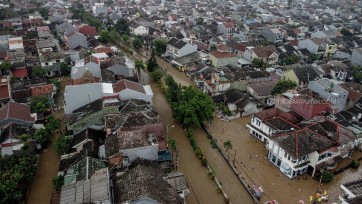 Banjir Rendam Pemukiman Pondok Maharta Tangerang Selatan