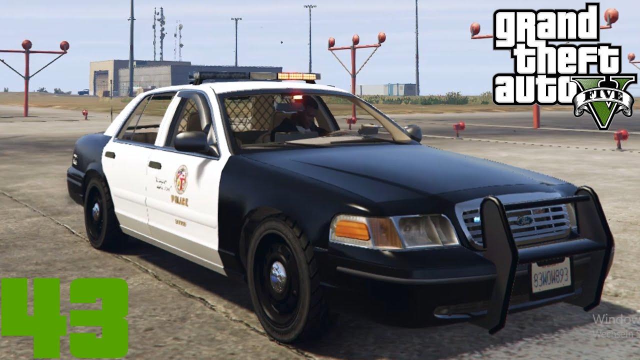 Ford Crown Victoria sebagai mobil polisi di GTA 5. (Foto: Youtube @GermanCommentGamer) 
