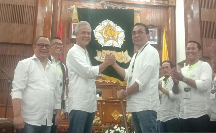 Ganjar Pranowo saat menghadiri pelantikan Kagama Bali di Denpasar