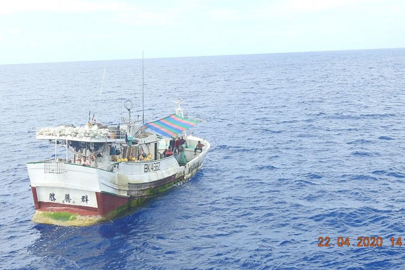Kapal ikan asing yang ditangkap di perairan Laut Sulawesi. ANTARA/HO-KKP
