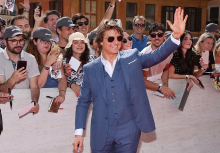 Tom Cruise Datang ke Konser Oasis, 1 Dekade setelah Diejek Band Tersebut