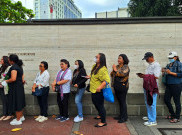 Umat Katolik Ssamapaikan Belasungkawa dan Doakan Paus Fransiskus di Kedutaan Besar Vatikan Jakarta