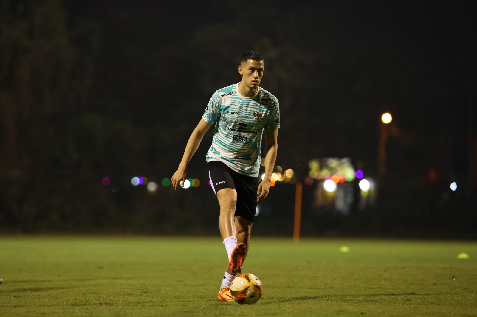 Jay Idzes Bawa Venezia Raih Kemenangan Ketiga Kontra Cagliari