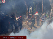 Aksi Bentrok Massa dengan Aparat kepolisian di Mako Brimob Kwitang Jakarta