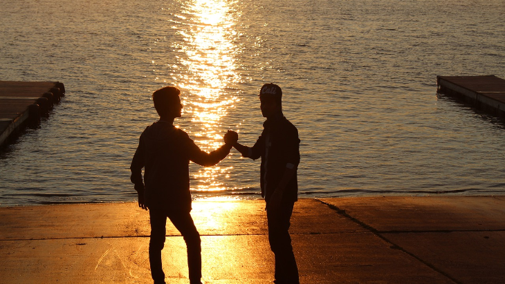 Bromance Bukan Gay, Tonton Ulang ‘Lord of the Ring’ Deh!