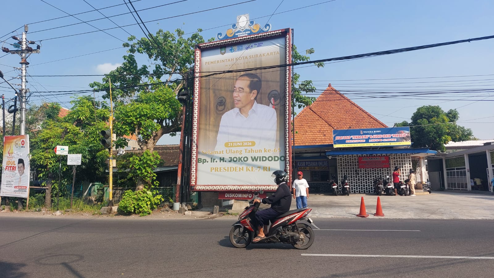 Pasang Baliho Ultah Jokowi Pakai Aset Pemkot Solo, Walkot Respati Minta Maaf