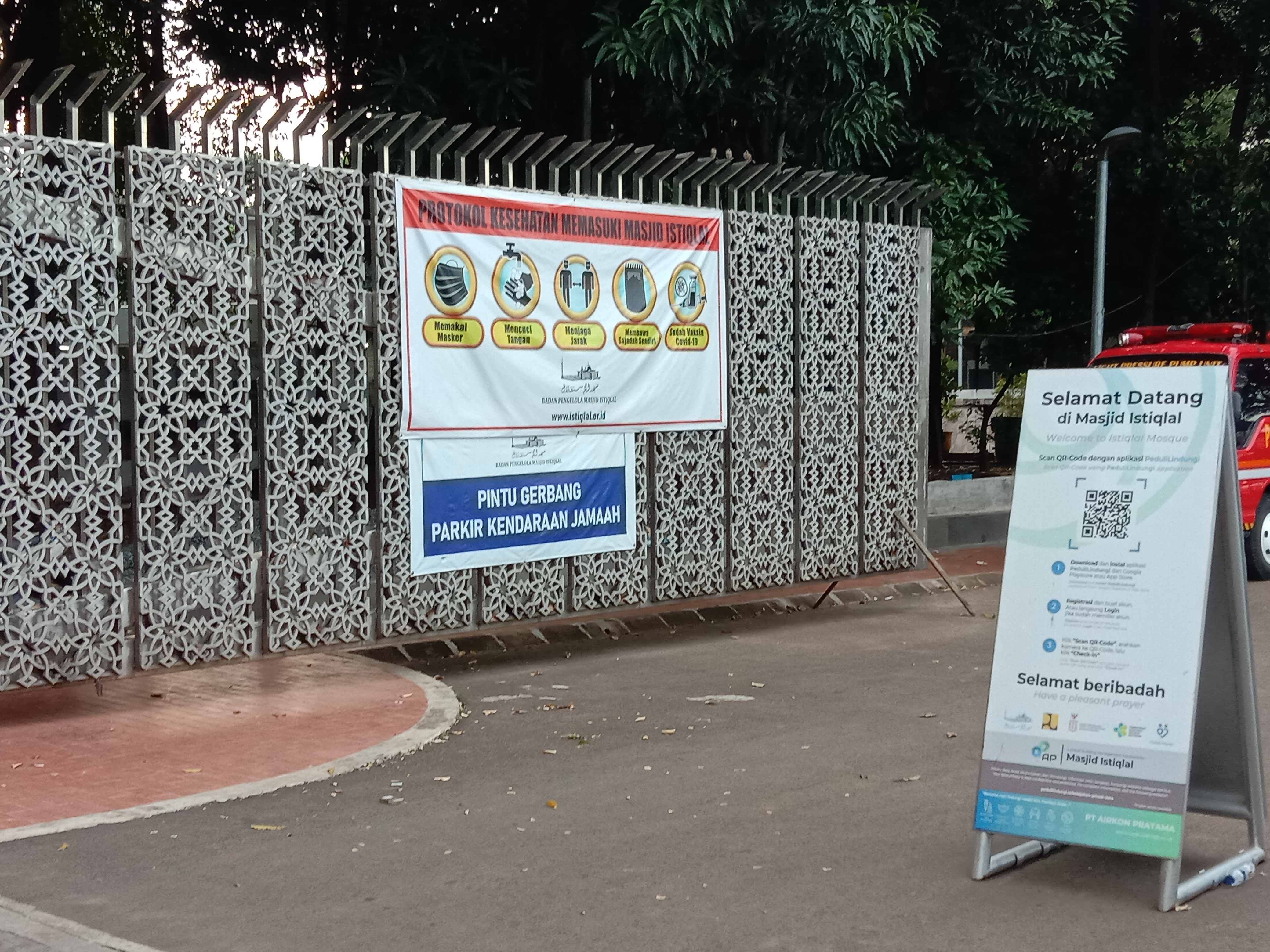 Renovasi Selesai, Kendaraan Jemaah Katedral Bisa Parkir di Istiqlal