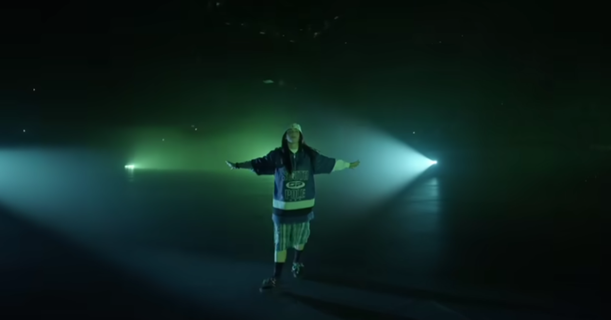 Lirik Lagu Birds Of A Feather Billie Eilish dan Terjemahan: Please Don't Save Me