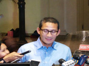 Spanduk AHY dan Dirinya Terpasang di JPO Stasiun Gambir, Begini Reaksi Sandi