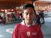 Ricuh Suporter Jadi Sorotan, Gibran Fasilitasi Nobar PSS Vs Persis di Balai Kota