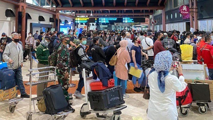 Bandara Soetta Membeludak, Bukti Pemerintah Lakukan Diskriminasi Transportasi