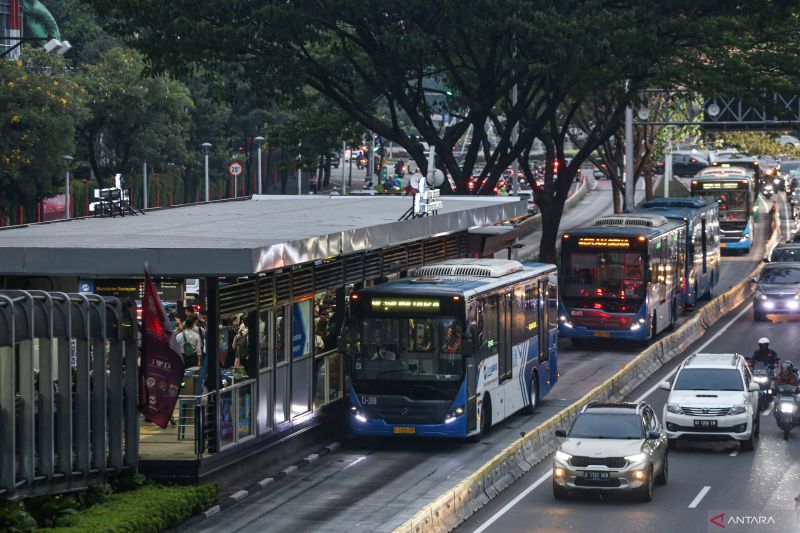 TransJakarta Tambah Jam Layanan Uji Coba Rute Kalideres-Bandara Soetta ...