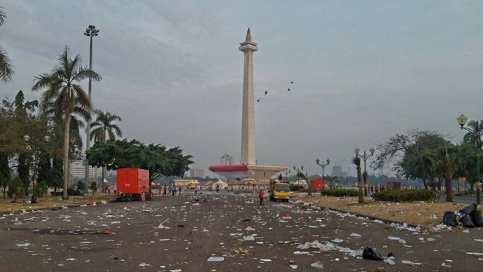 sampah di Monas