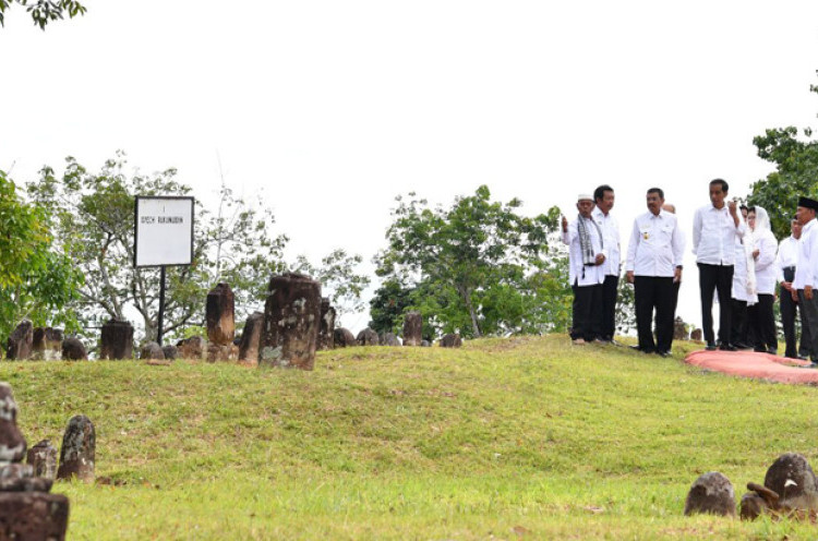 Kunjungi Pemakaman Mahligai Barus, Jokowi Ungkap Hubungan Indonesia-Timur Tengah