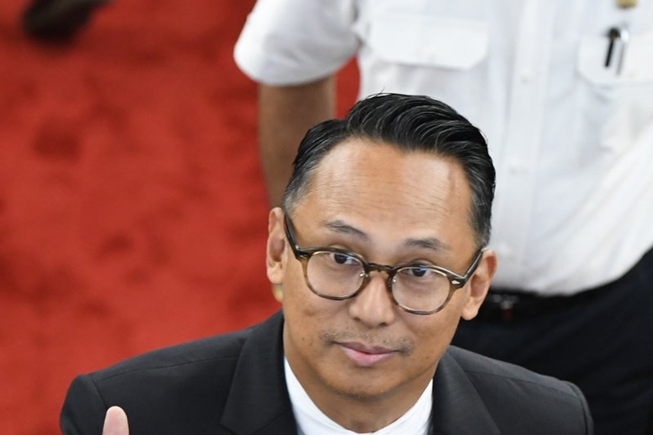 Anggota DPR yang juga artis Junico Bisuk Partahi Siahaan atau Nico Siahaan. (ANTARA FOTO/M RISYAL HIDAYAT)