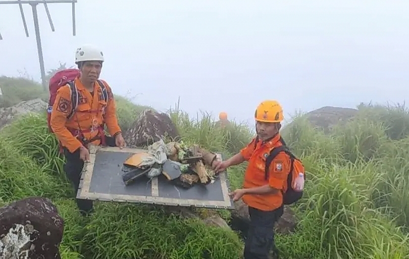 Pesawat ATR 42-500 Diduga Hancur, Tabrak Gunung Bulusaraung