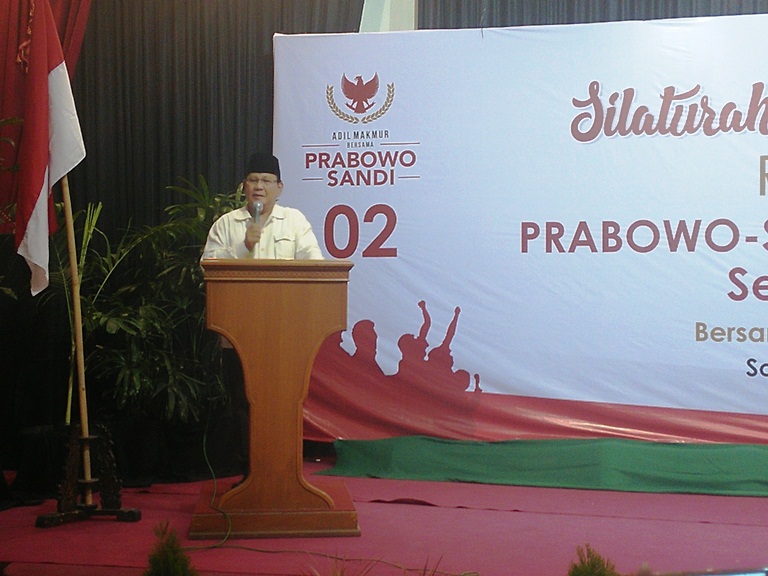 Prabowo Napak Tilas Jejak Keluarga di Pura Mangkunegaran