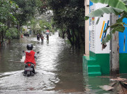 Hujan Deras, 3 Ruas Jalan Jakarta Terendam Banjir Kamis (4/7) Sore