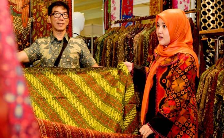  Istri Wagub Jabar Apresiasi Pameran Legenda Batik Nusantara 2020