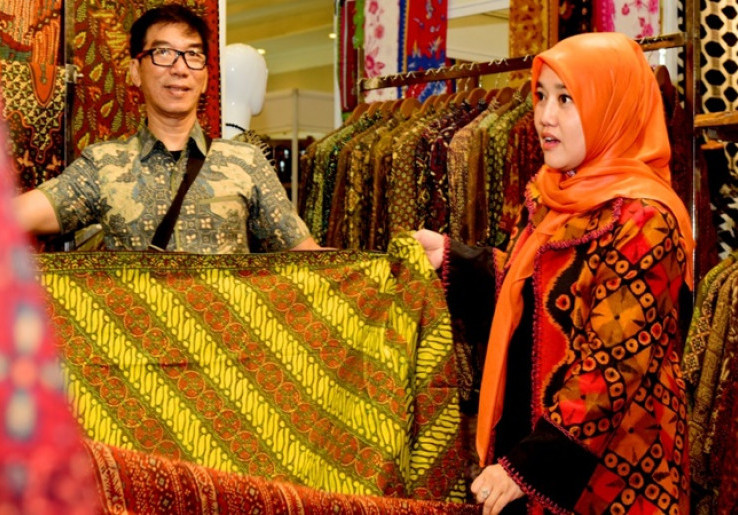  Istri Wagub Jabar Apresiasi Pameran Legenda Batik Nusantara 2020