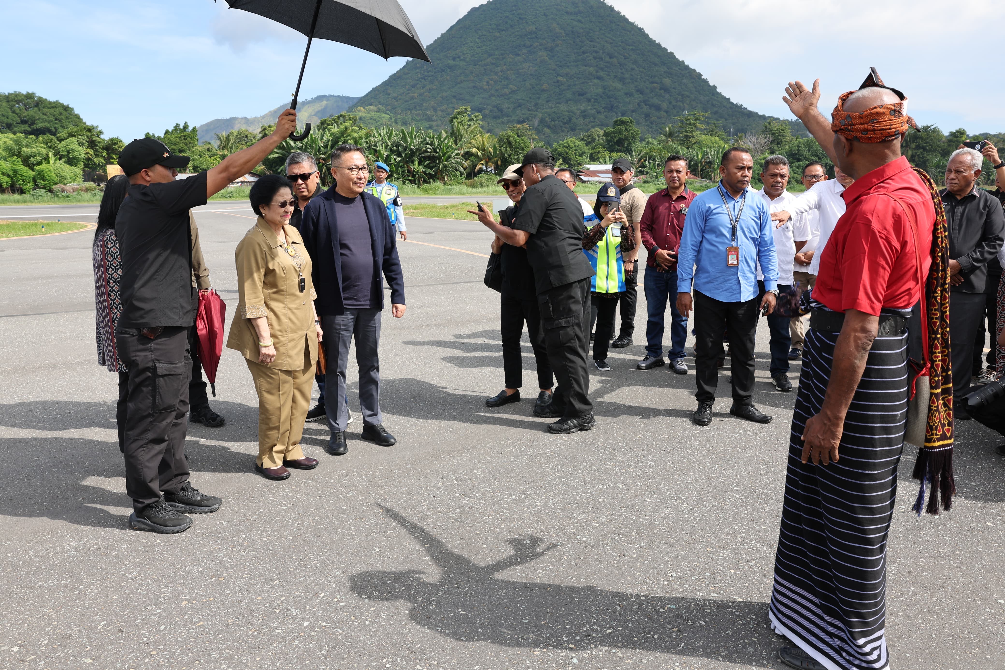Megawati Tiba di Ende untuk Upacara Hari Lahir Pancasila