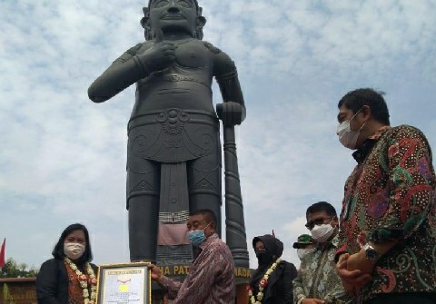 Masuk MURI, Patung Gajah Mada di Mojokerto Tertinggi di Indonesia