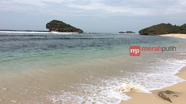 Tips Nyaman Liburan ke Pantai, Jangan Saltum
