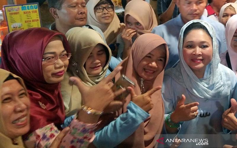 Hadiri Aksi Unjuk Rasa Depan Bawaslu, Titiek Soeharto: Rezim Ini Parah