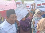 Bahlil Sebut Capres yang Kritik Bansos Jokowi Maunya Cuma Kerja di Atas Meja