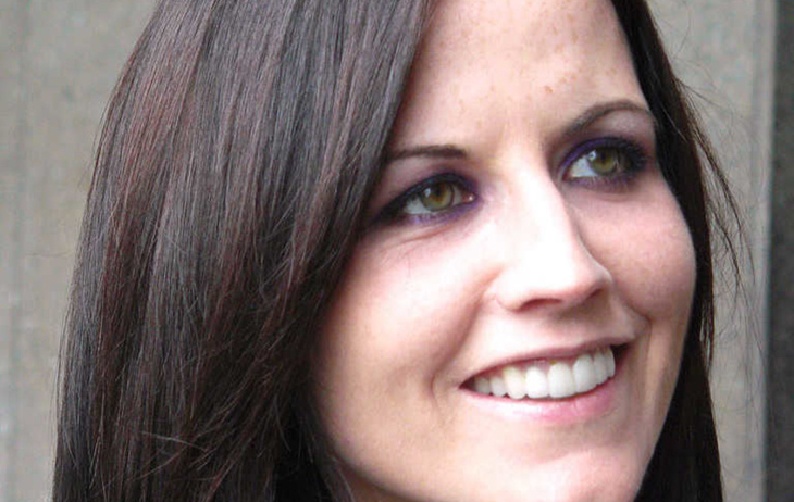 Rekan dan Keluarga Hadiri Pemakaman Vokalis The Cranberries, Dolores O'Riordan