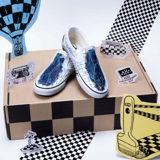 Lukisan tangan manual pada Vans Slip-On olehAtlet Snowboarding Vans Global, Hana Beaman (Foto: Vans)