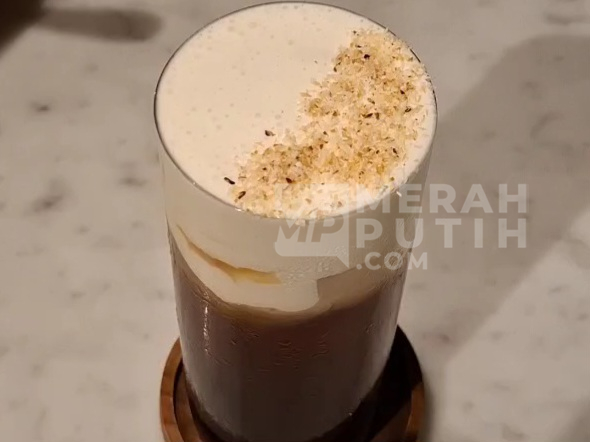 Roemah Koffie Hadirkan Menu Iced Serasi dengan Racikan Kopi Lokal