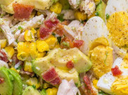 Ayam dan Avokad dalam Salad untuk Sarapan