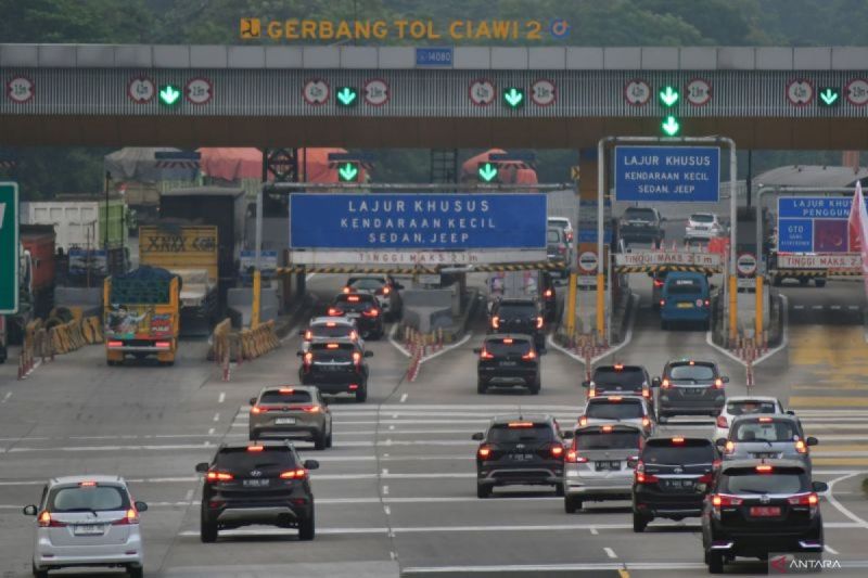 Belasan Ribu Kendaraan Sudah Kembali ke Jakarta saat Arus Balik Natal