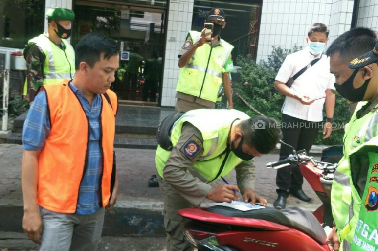 Denda pelanggar Prokes di Surabaya Terkumpul Rp 1,3 miliar