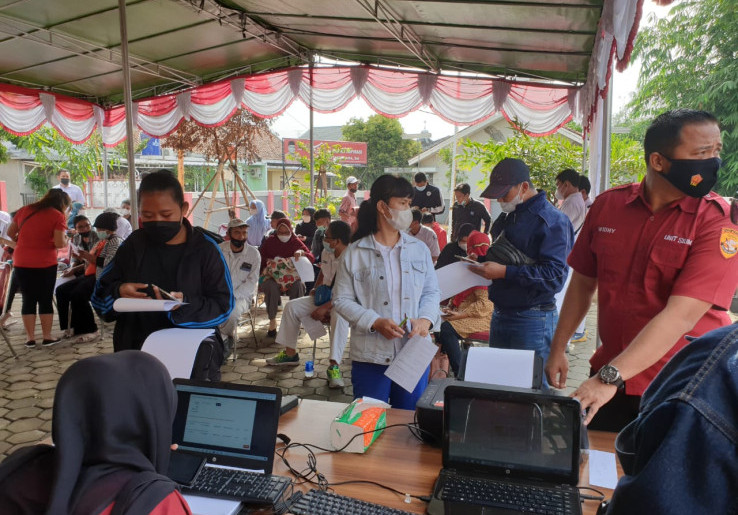 Jelang Mudik, Warga Tangerang Ikuti Vaksinasi Booster