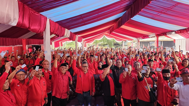 Tak Masif Pasang Baliho seperti Paslon Lain, TPN Ganjar-Mahfud Tunjukkan KTP Sakti
