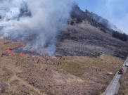 Bukit Telletubies Kebakaran, Gunung Bromo Ditutup Total Bagi Pengunjung