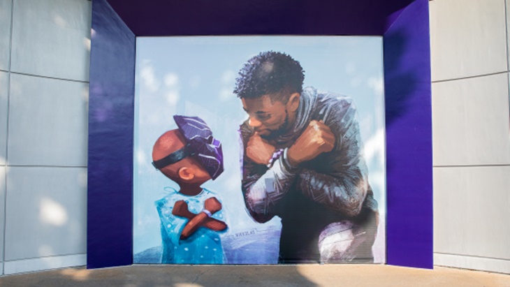 Mural Chadwick Boseman Warnai Tembok Disneyland