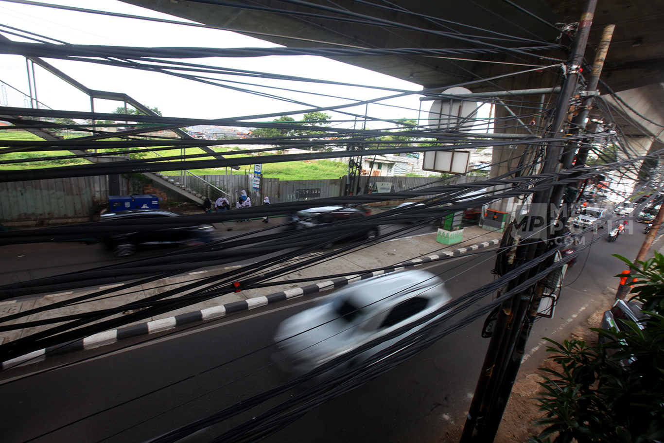 Kabel Semrawut di Jakarta Akan Dikubur Pada Tahun 2025 