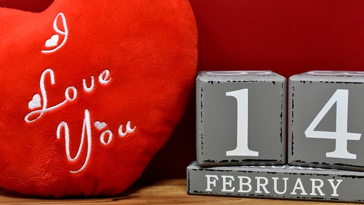Ide Outfit Untuk Kencan Saat Valentine
