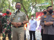 Terima Ratusan Tabung Oksigen dari Polda Metro, Anies Fungsikan untuk Perawatan Isoman
