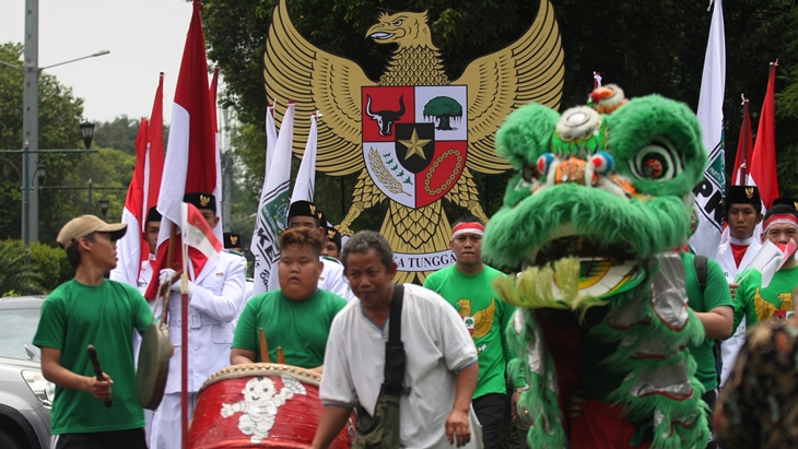 Aksi Unik Pengiring PKB Saat Daftar ke KPU