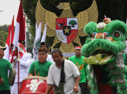 Aksi Unik Pengiring PKB Saat Daftar ke KPU