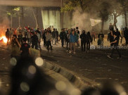 Massa di Jalan Layang Slipi Hentikan Aksi