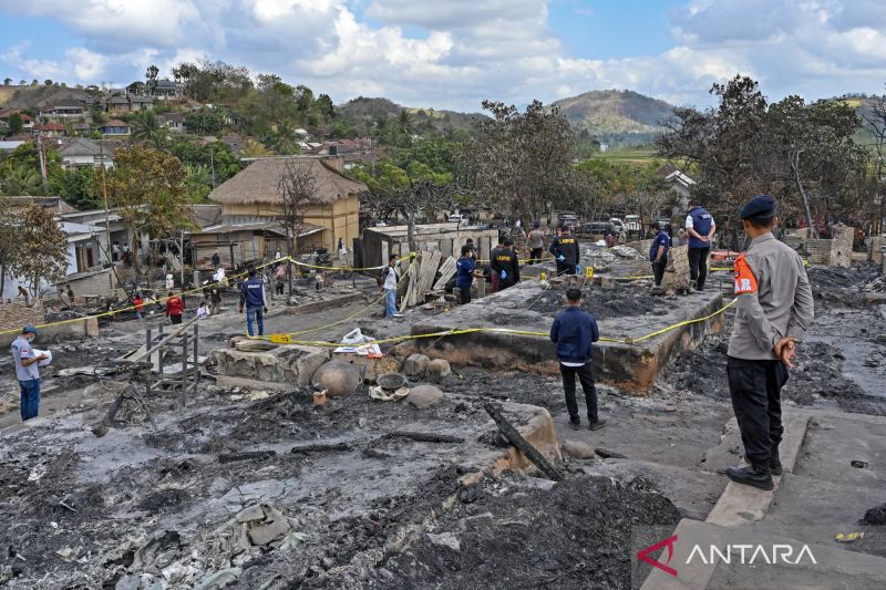 Tidak Tinggal Diam, Pemerintah Siapkan Pemulihan Kawasan Desa Adat Sade Yang Hangus Terbakar