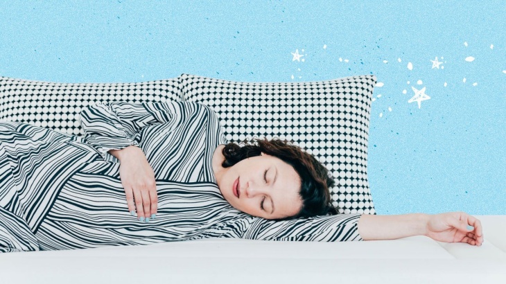 Lakukan ritual yang menyenangkan sebelum tidur. (Foto- healthline)