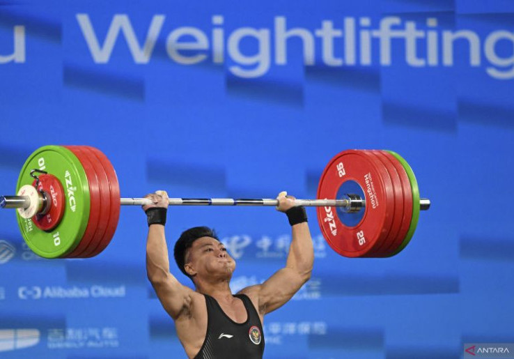 Rahmat Erwin Abdullah Sabet Emas Asian Games 2026, Pecahkan Rekor Dunia Angkat Besi 75Kg