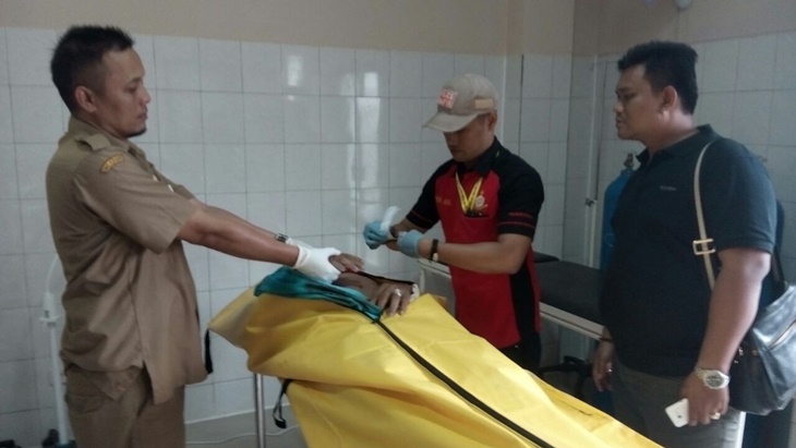 Warga Temukan Mayat di Pinggir Parit dengan Luka di Kepala