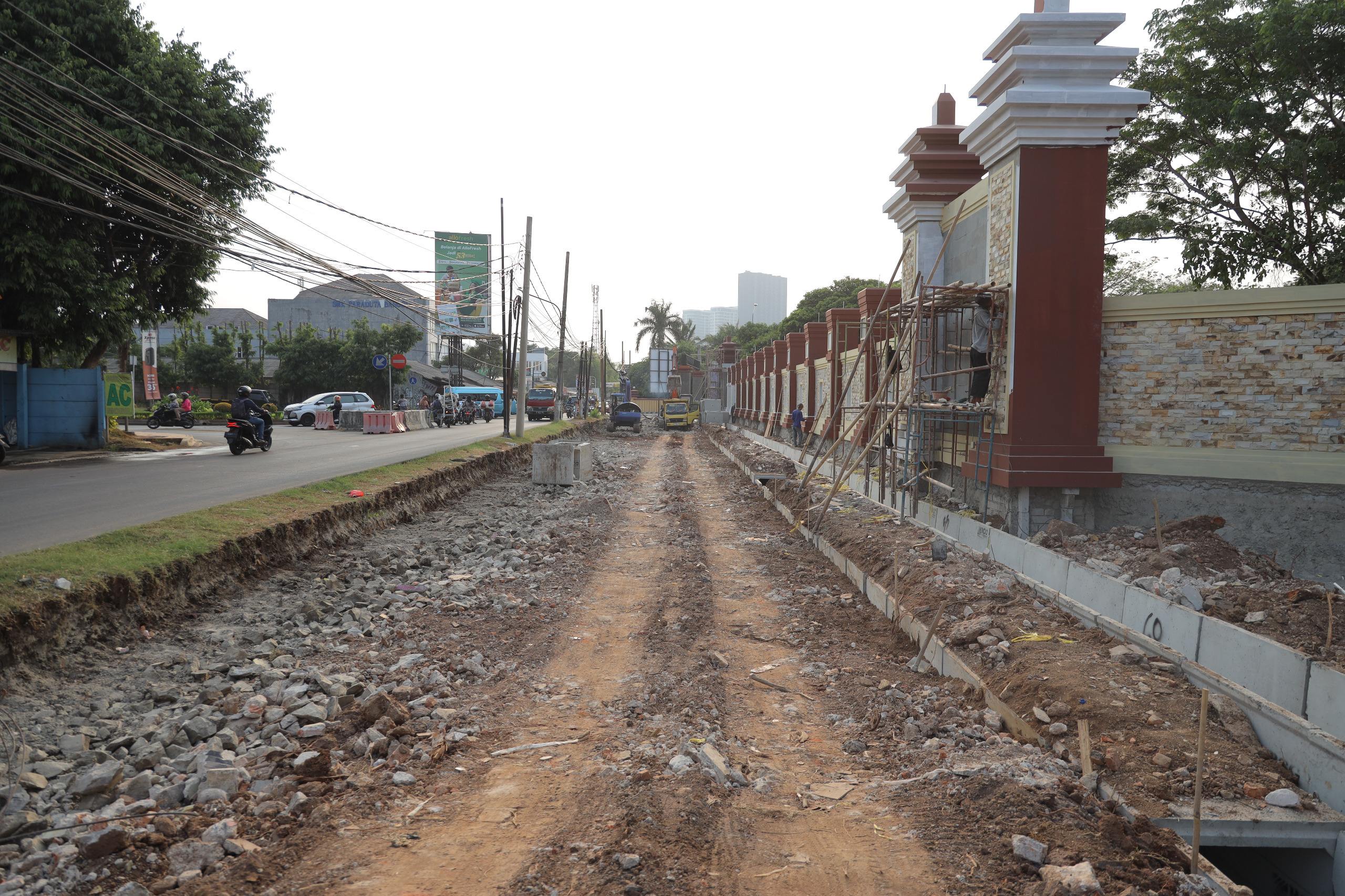 Atasi Kemacetan, Pemkot Tangsel Lakukan Pelebaran Jalan Bhayangkara Serpong Utara